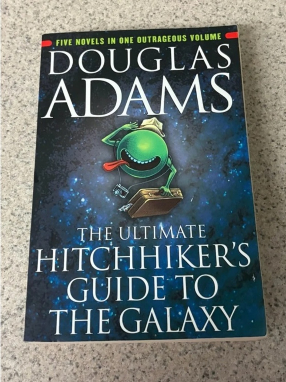 Douglas Adams The Ultimate Hitchhiker's Guide to the Galaxy - Green